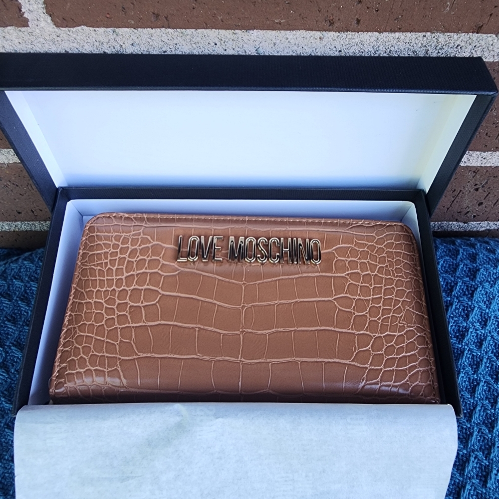 Love Moschino NWT Faux Croc-Effect Leather Wallet